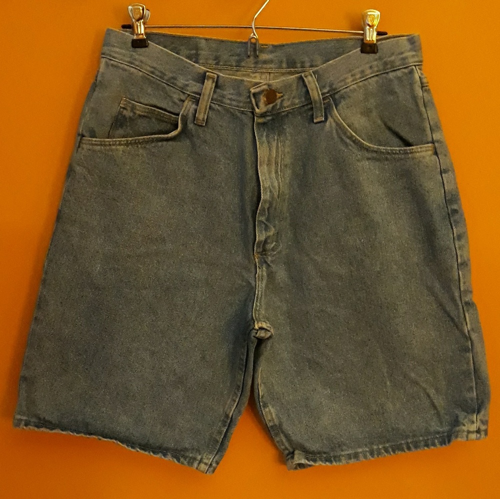 Vintage Wrangler high waisted mom jean shorts
